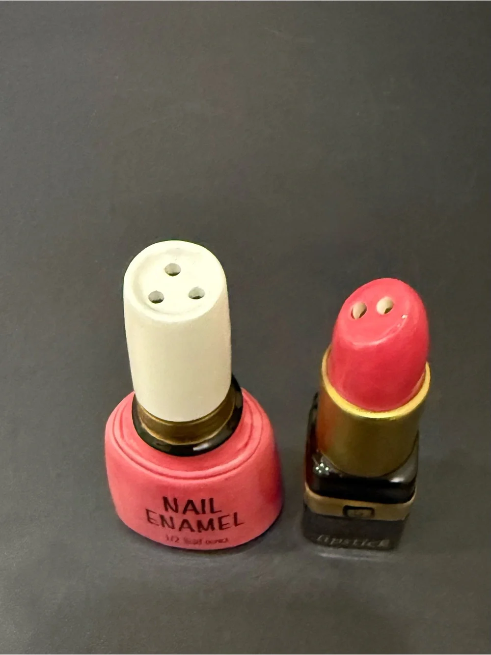 Rare SILVESTRI Ceramic Nail Polish and Lipstick 3.5” Salt and Pepper Shakers Set